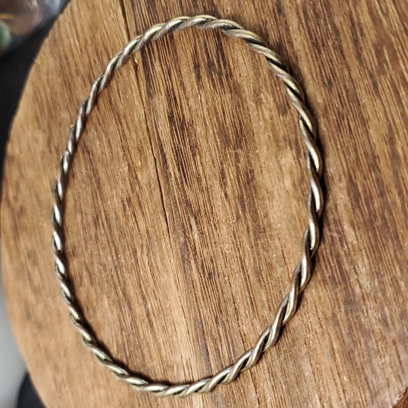 B3231 silver tone twist bracelet - Picture 1 of 2